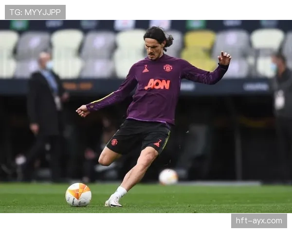 卡瓦尼训练完直接去超市抢打折牛排，这自律我服了