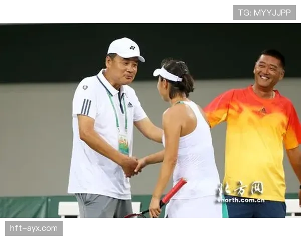 彭帅退役后晒出清晨五点的厨房：这自律程度我直接跪了